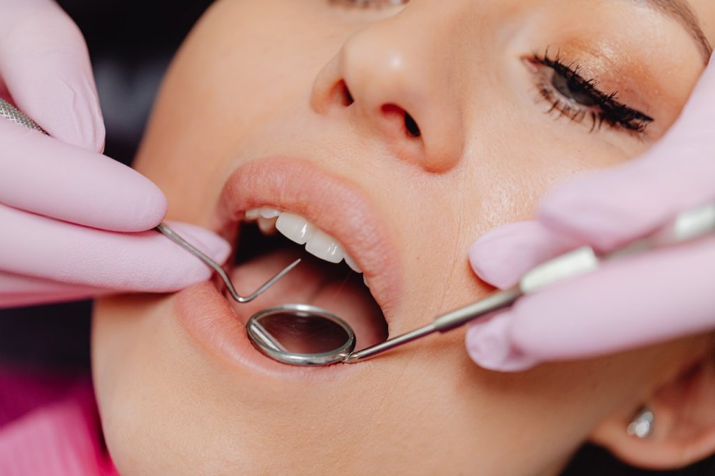 Uurloon van de tandartsassistente: een grondige blik op waardering en compensatie